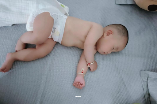 孟津宝宝上火有眼屎